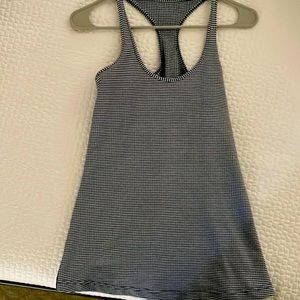 Lululemon tank size 10